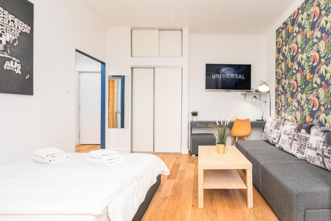 Central Apartament By Your Freedom Warschau Buitenkant foto